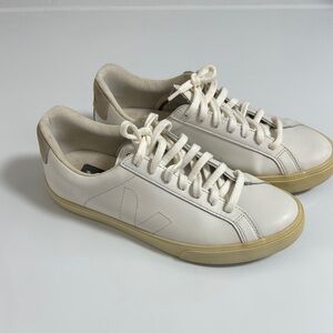 Veja Esplar Leather White Sneakers in W7